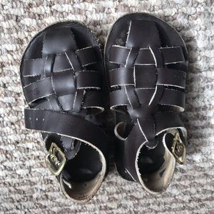 Toddler boys saltwater sandals size 6